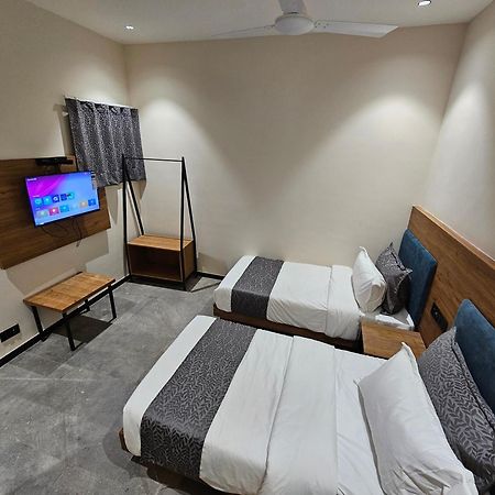 Hotel Nova Palm ราชโกฎิ ภายนอก รูปภาพ